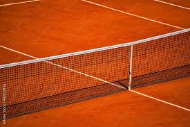 L’importance des Matériaux Locaux dans la Construction de Courts de Tennis en Terre Battue à Nice