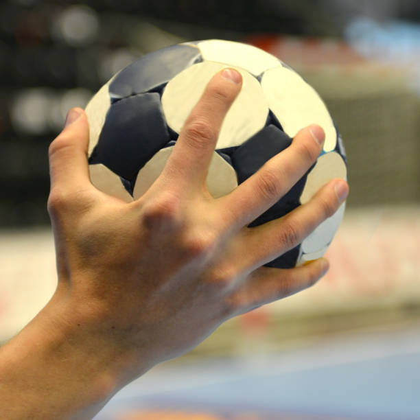 Équipement de Handball : Comment Choisir un Ballon