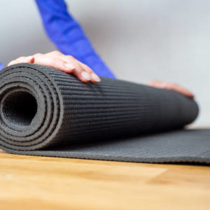 Guide d’Achat : Comment Choisir un Tapis de Yoga Adapté à Vos Besoins