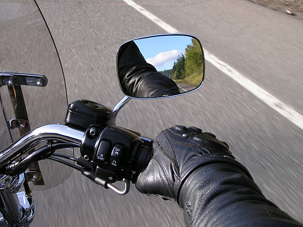 Conseils pour Choisir des Gants de Moto Adaptés à Votre Style de Conduite