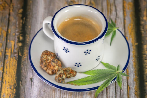 Éveillez vos papilles : Créer un café aromatisé naturellement avec des herbes fraîches