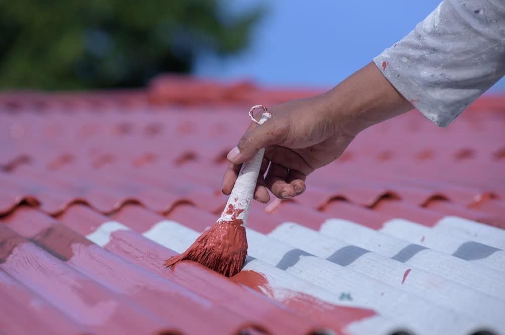 Qu’est-ce que la peinture toiture Lyon peut apporter en termes d’isolation thermique et acoustique ?