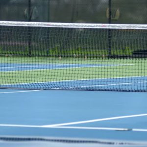 Comment choisir un constructeur de court de tennis à Saint-Rémy-de-Provence ?