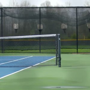 Existe-t-il des solutions économiques pour rénover un court de tennis à Lyon ?