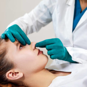 Les Effets de l&rsquo;Âge sur les Résultats d’une Rhinoplastie à Lyon