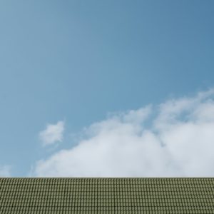 Comment un couvreur à Boulogne-Billancourt contribue-t-il à la valeur d’un bâtiment ?