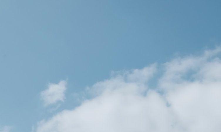 Comment un couvreur à Boulogne-Billancourt contribue-t-il à la valeur d’un bâtiment ?