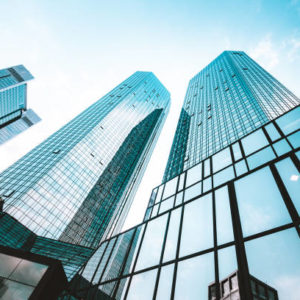 Décret Tertiaire pour les entreprises et occupants de locaux professionnels : quels indicateurs financiers suivre pour évaluer le retour sur investissement ?