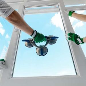 Pourquoi privilégier un vitrier à Vénissieux pour un projet de rénovation de vitrages sur mesure ?