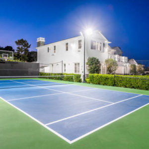 Comment préparer le support avant une rénovation court de tennis en résine synthétique à Cannes ?