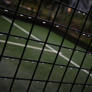 Comment choisir la finition lors d’une rénovation court de tennis en résine synthétique à Cannes ?
