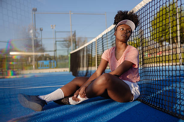Comment une entreprise construction terrain de padel choisit-elle le gazon synthétique adapté ?